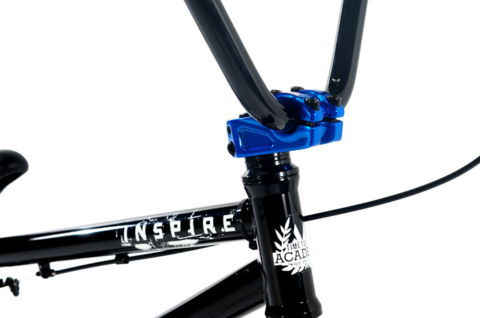 inspire16-black-blue2